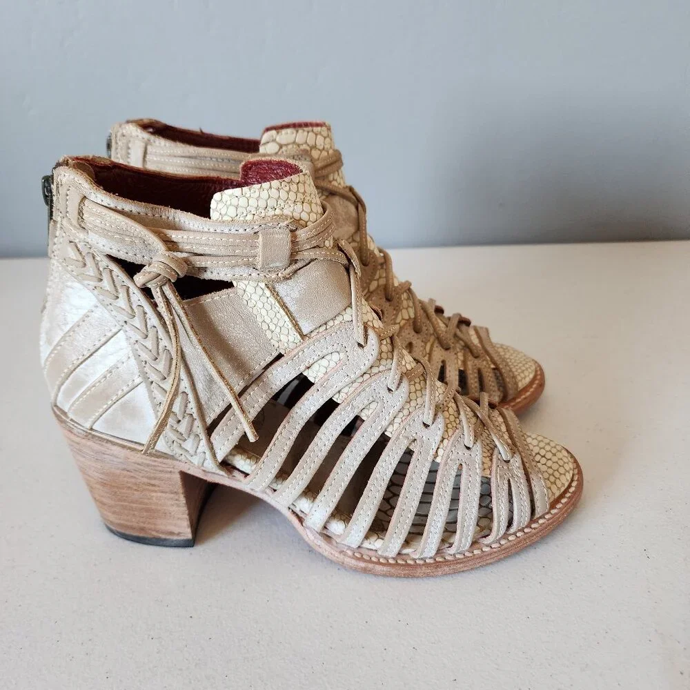 Freebird Bootie "EUC" - Picture 6 of 16